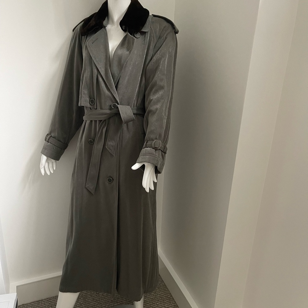 Grey khaki lined trench coat with faux fur collar